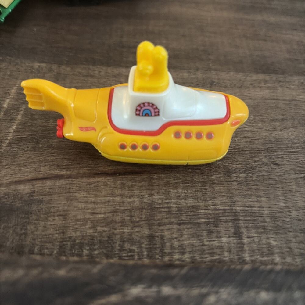 Hot Wheels The Beatles Yellow Submarine